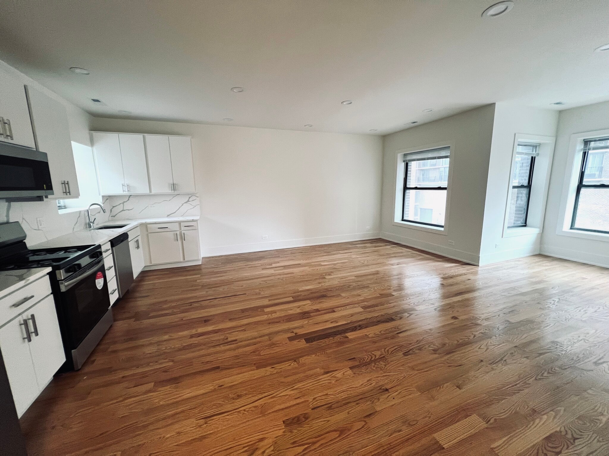 Building Photo - 652 W Gordon Ter