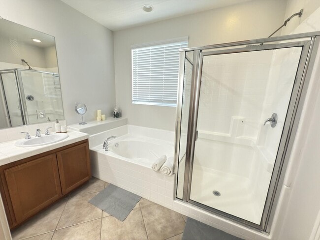 Building Photo - 52165 Allende Dr