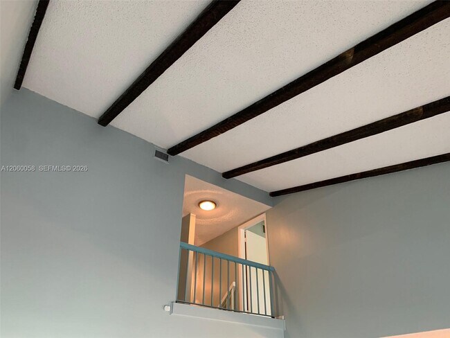 Building Photo - 305 Bonnie Brae Way