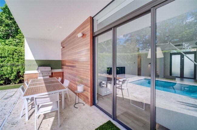 Building Photo - 8660 Arboretum Ln