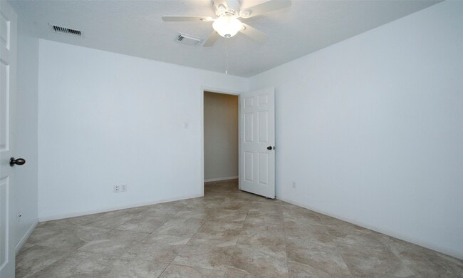 Building Photo - 6867 Stillwater Dr