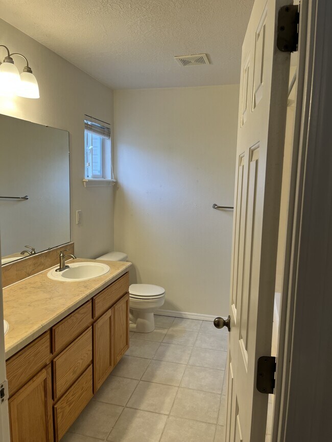 Building Photo - 2134 E Dworshak Dr