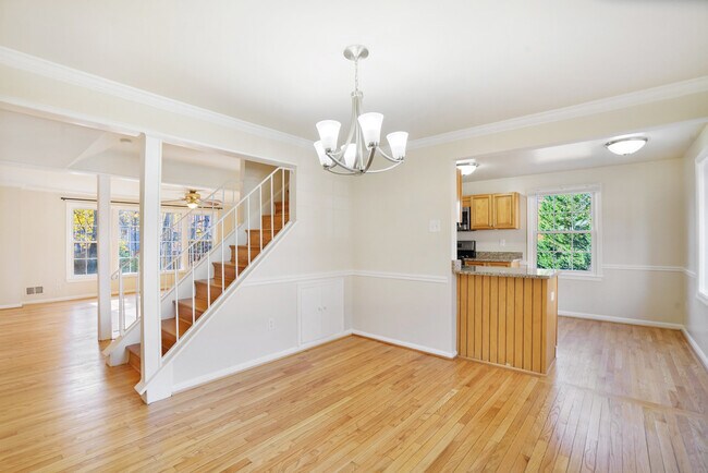 Building Photo - 4339 Cedarlake Ct