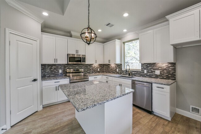 Building Photo - 6835 Tara Dr