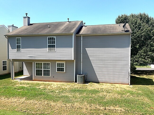 Building Photo - 11016 Treebranch Dr