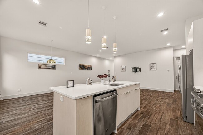 Building Photo - 4418 Bora Bora Ln