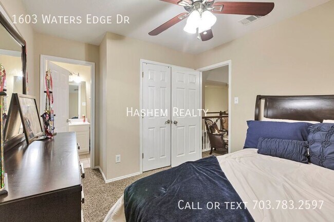 Building Photo - 1603 Waters Edge Dr