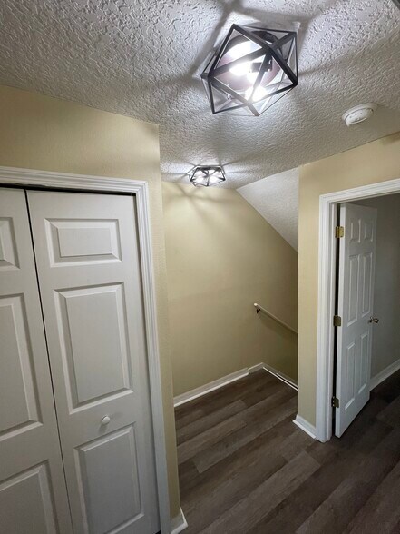 Building Photo - 4854 Tangerine Ave