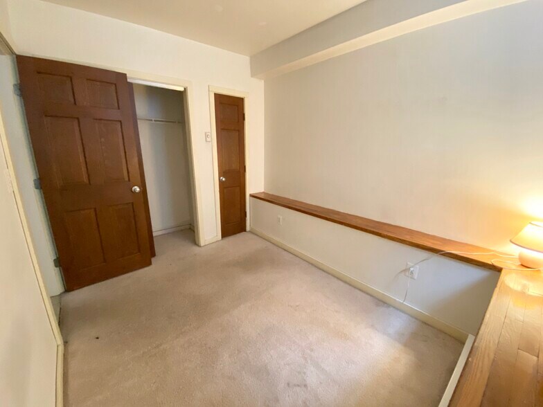 Building Photo - 28 Symphony Rd