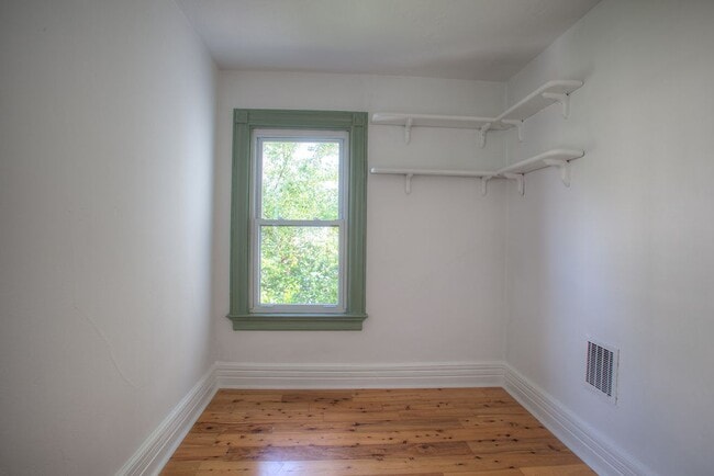 Building Photo - 82 Elm St