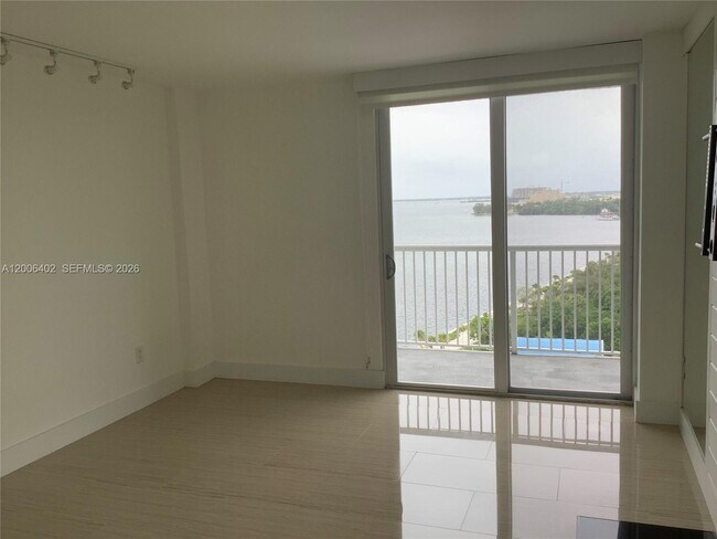 Building Photo - 150 SE 25th Rd