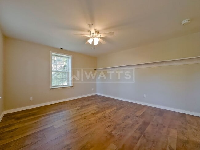 Building Photo - 1022 28th Pl S