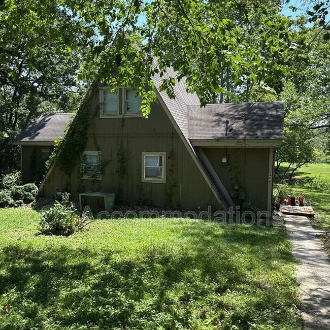 Building Photo - 5402 NW Venetian Dr