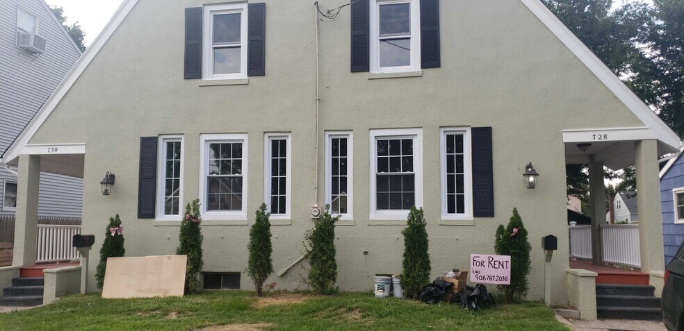 Front of the House - 730 Front St
