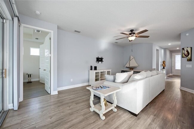 Building Photo - 3926 Sunshine Pine Ave