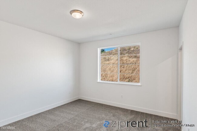 Building Photo - 4 br, 3.5 bath Townhome - 725 Delve Ct, Ha...