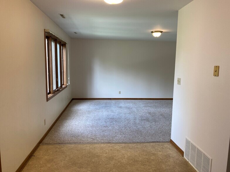 Building Photo - 3009 Grove Ave