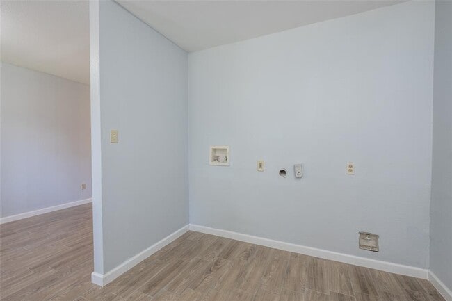 Building Photo - 606 West St