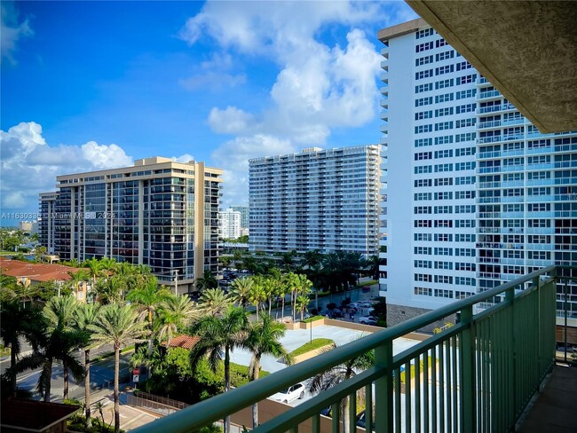 Building Photo - 2080 S Ocean Dr