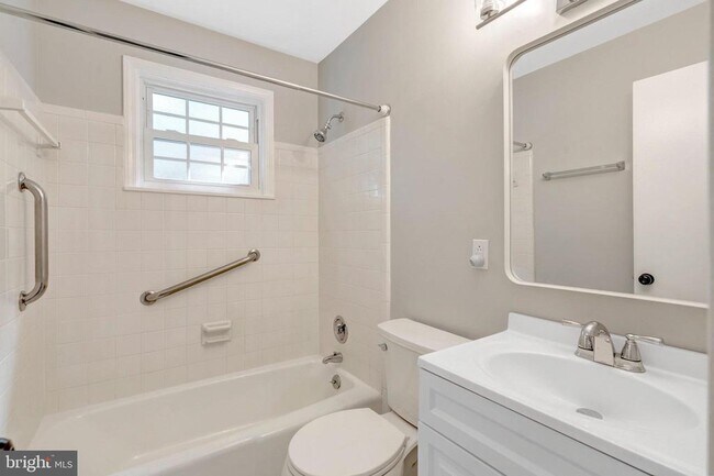 Building Photo - 6805 Reynard Dr