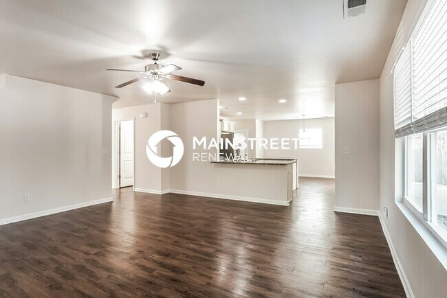 Building Photo - 4 Bedroom Pet-Friendly Home in CHELSEA, AL with Main Street Renewal