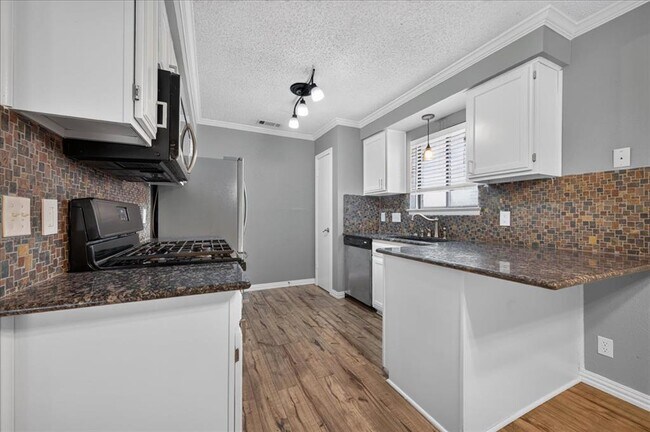 Building Photo - 10215 Missel Thrush Dr