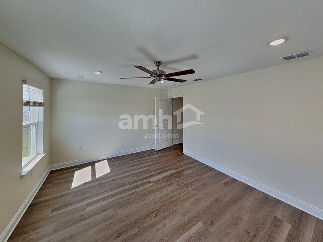 Building Photo - 5981 Sycamore Pl St