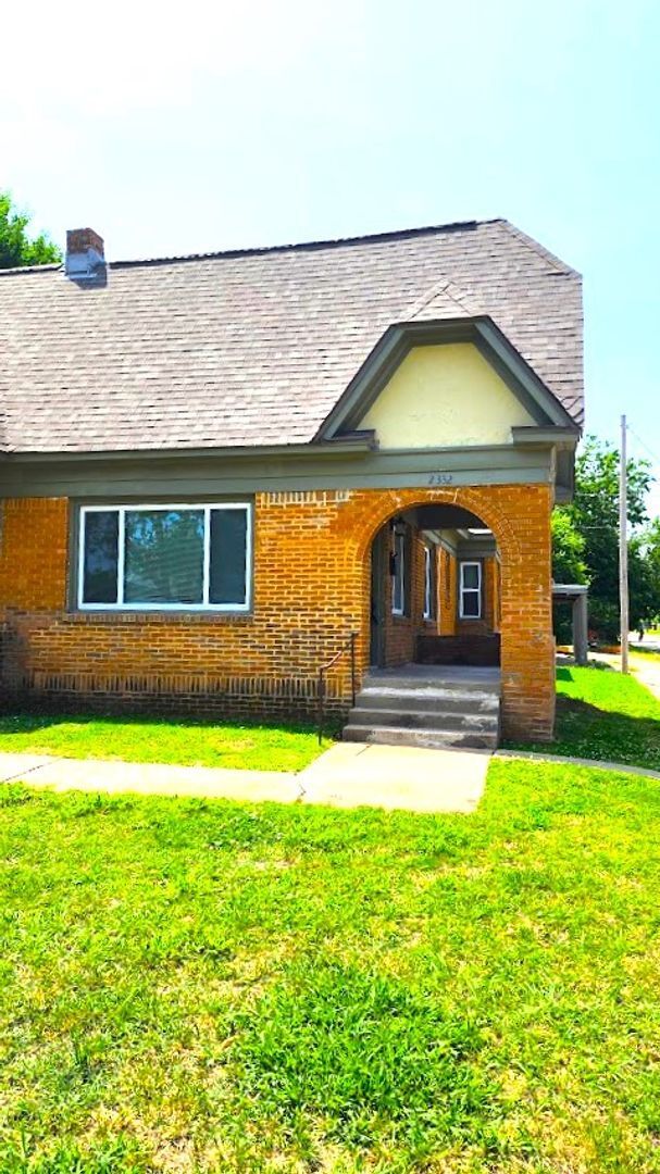 Building Photo - 2 Bed 1 Bath Duplex in the Aurora Addn NW OKC