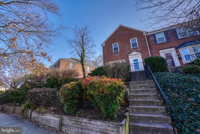 Building Photo - 121 Stanmore Rd