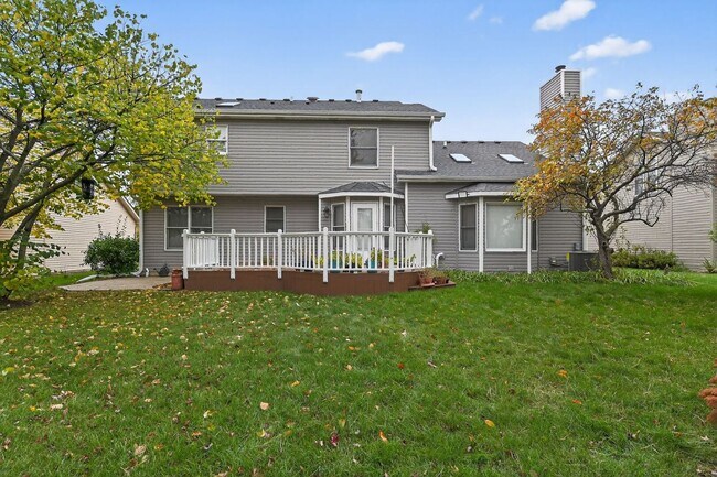 Building Photo - 1163 Shoreline Dr