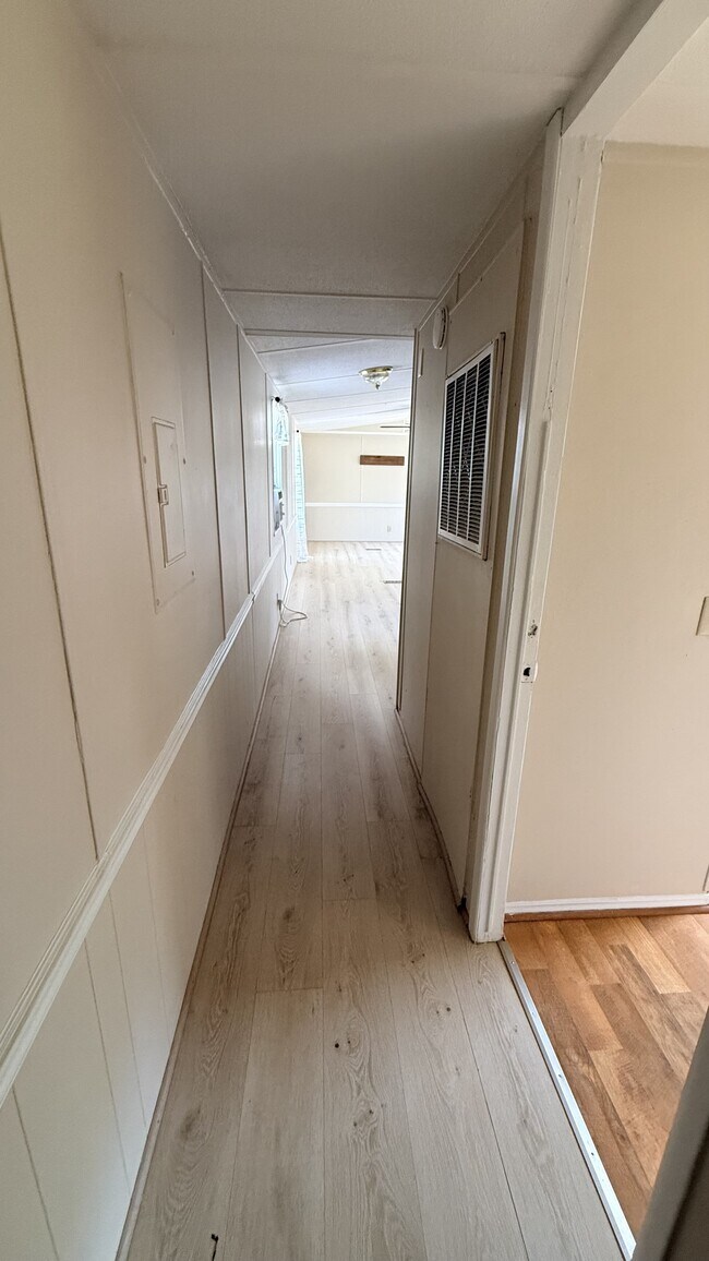Building Photo - 284 Speedway Dr