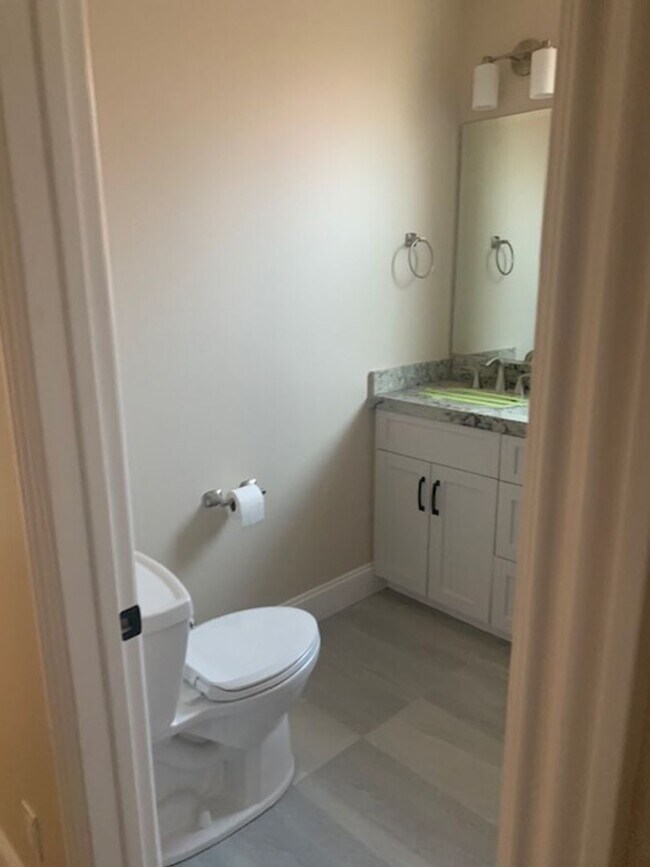 Building Photo - 183 Evergreen Ave