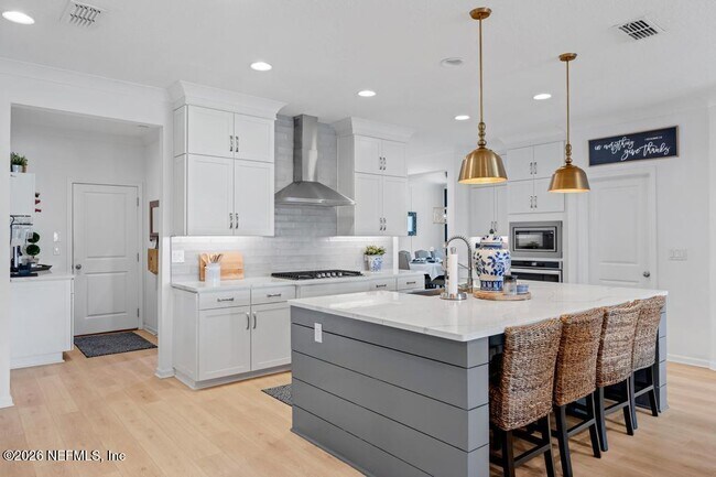 Building Photo - 221 Marquesa Cir