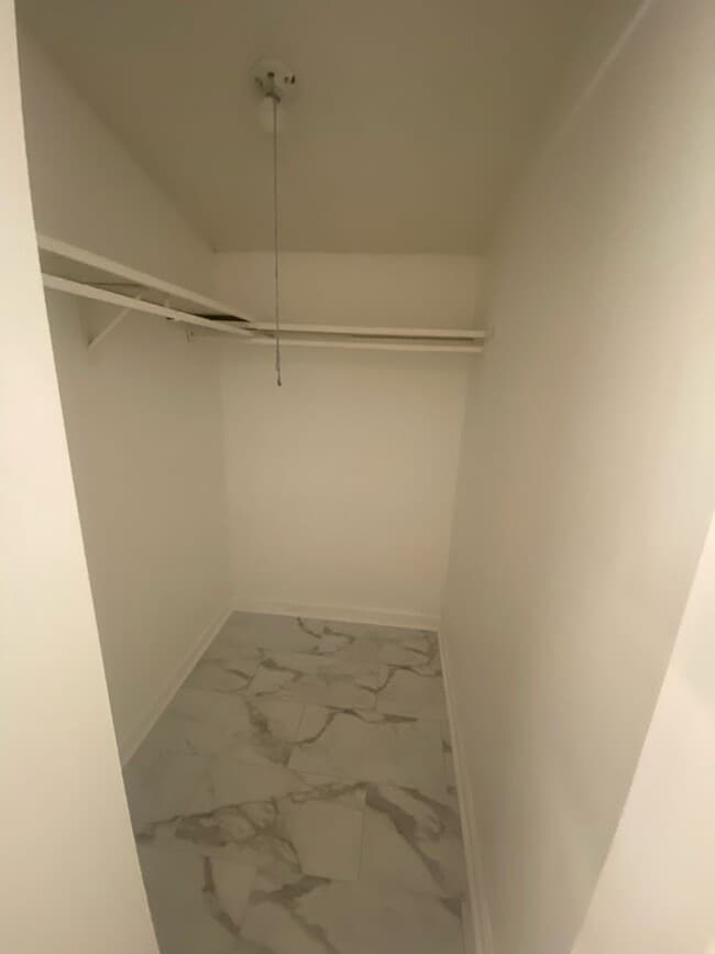 Building Photo - 940-802 Glenn Street, West Columbia, SC 29169