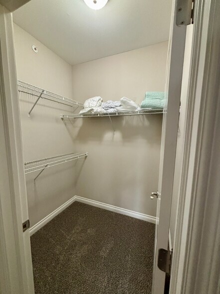 Building Photo - 2493 Sweet Home Rd