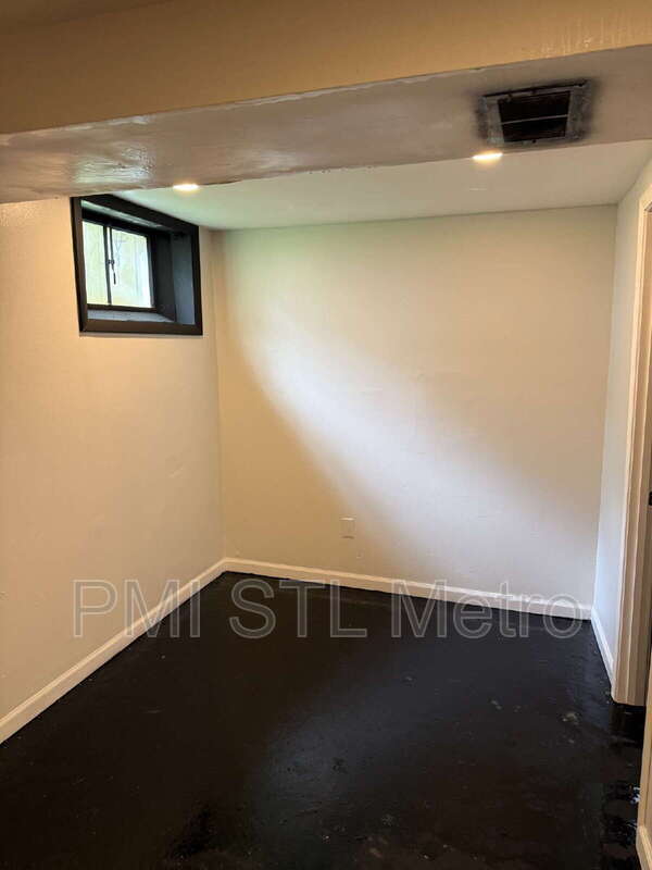 Building Photo - 10432 Balmoral Dr