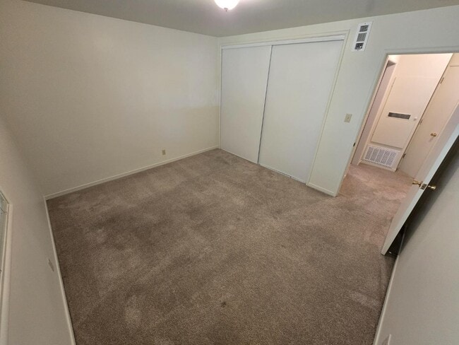 Building Photo - 801 Fairfield Rd