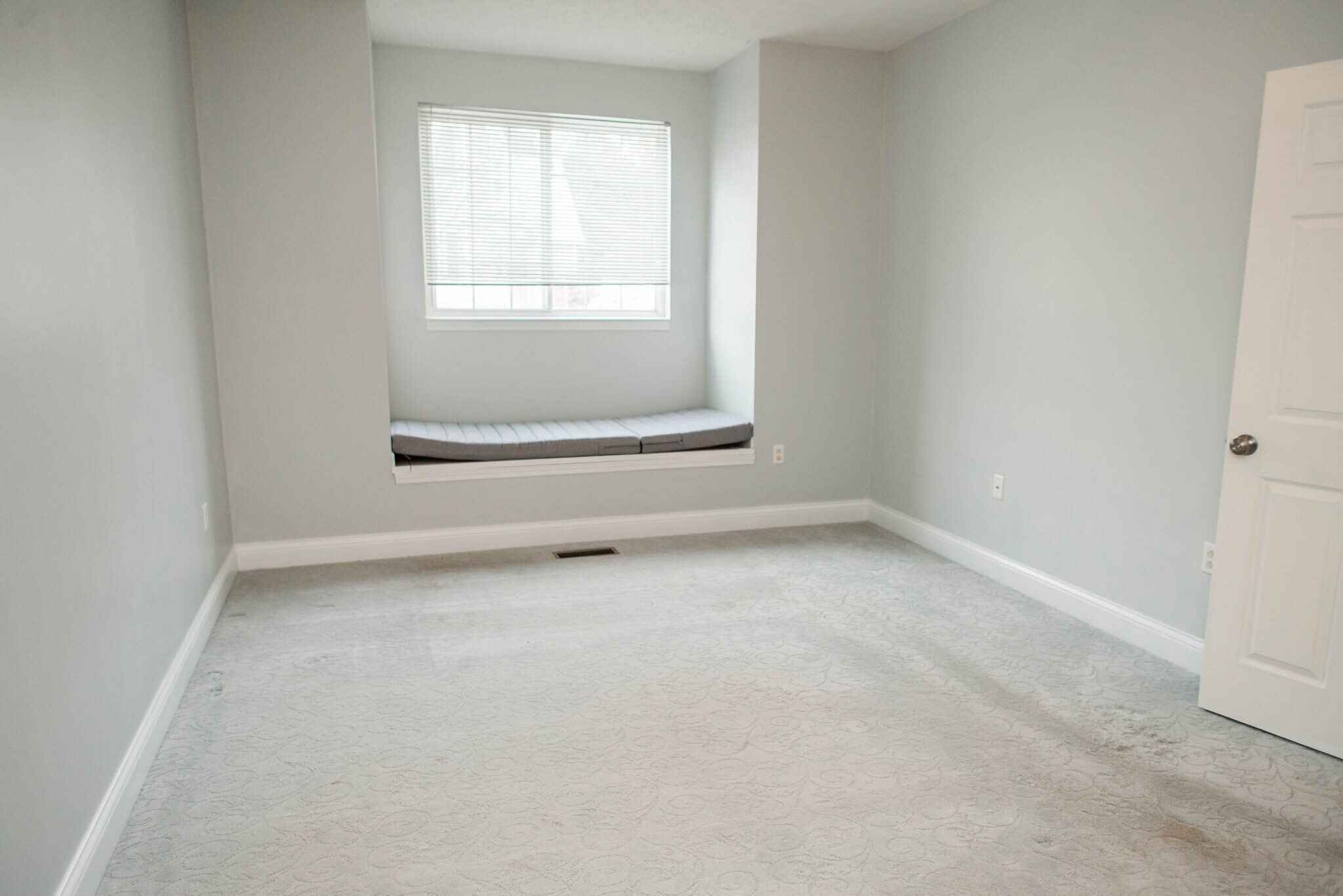 Building Photo - 533 Eagle Pointe Dr