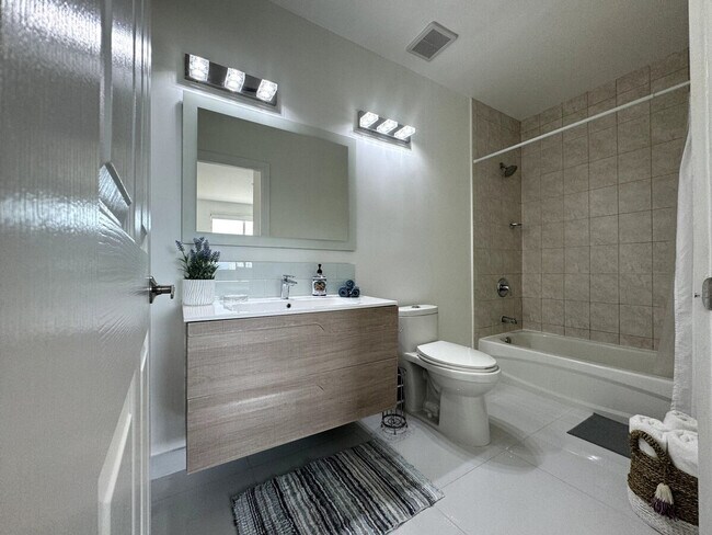 Building Photo - 2280 SW 32nd Ave