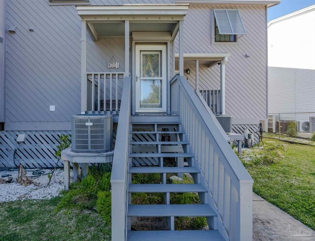 Building Photo - 14180 River Rd