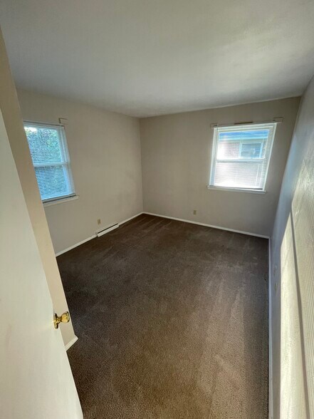 Building Photo - 4770 Greenfield Dr