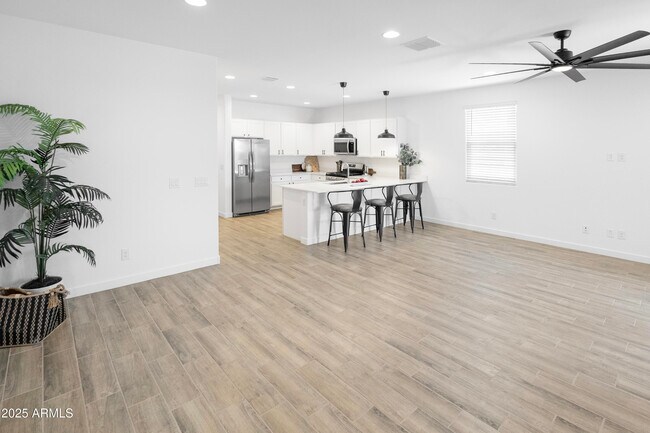 Building Photo - 3141 S 155th Ln