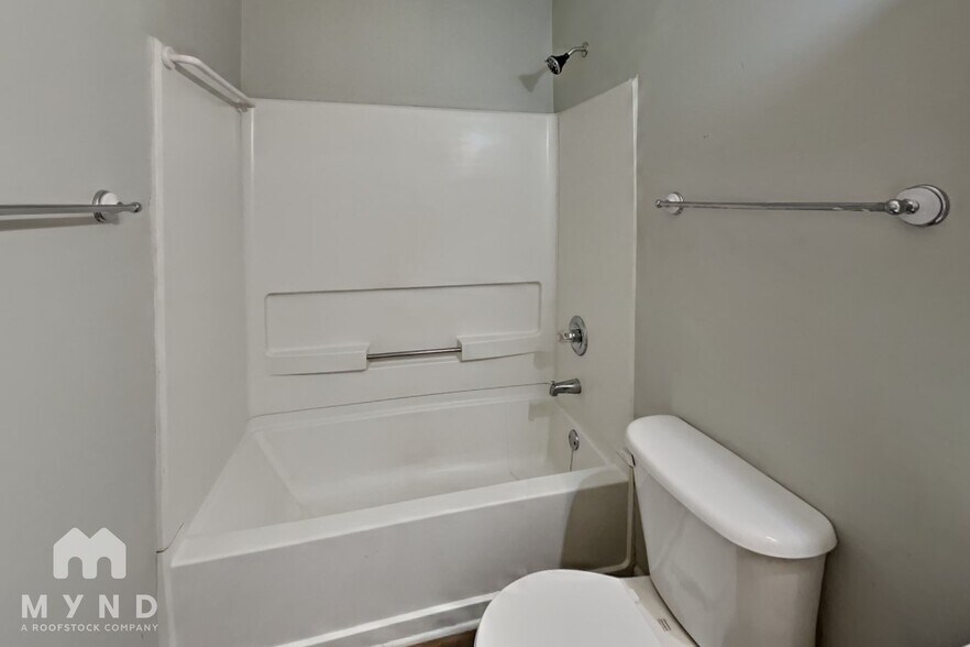 Building Photo - 10851 Southshore Ct