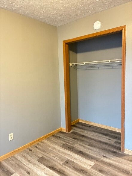Bedroom 3 Closet - 1940 Ash St