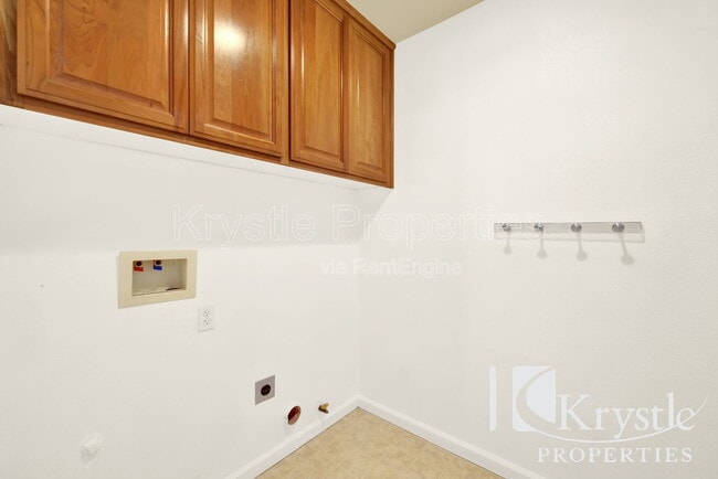 Building Photo - 3050 Blue Sky Ct