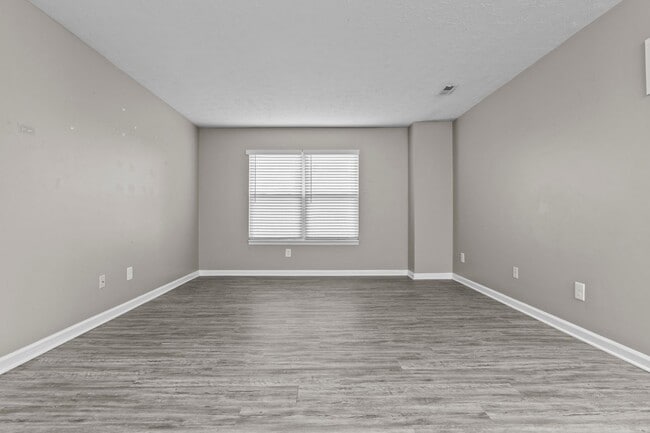 Building Photo - Spacious Cove Springs 3 & 4 Bedrooms