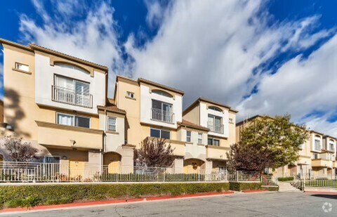 Building Photo - 5200 Premiere Hills Cir