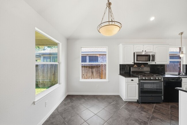 Building Photo - 17714 Sunset River Ln