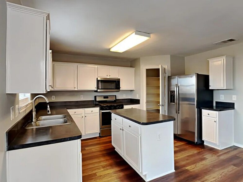 Building Photo - 7802 Coral Way