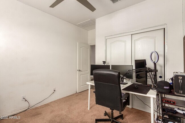 Building Photo - 1610 E Jardin Pl